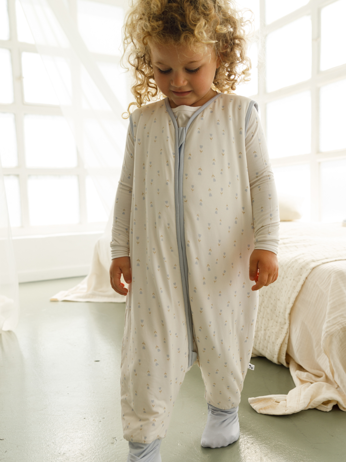 Tulip print bamboo baby sleeping bag with feet (TOG 2.5)