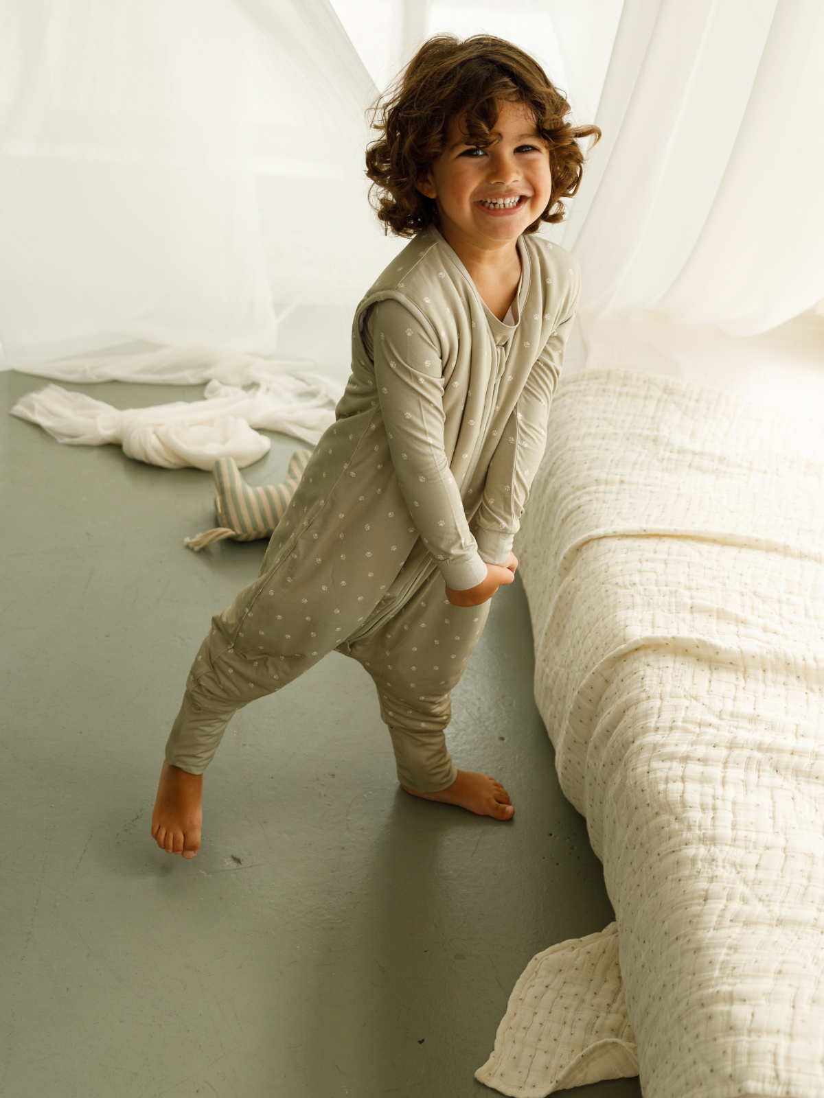 Footprint print bamboo baby sleeping bag with feet (TOG 2.5)